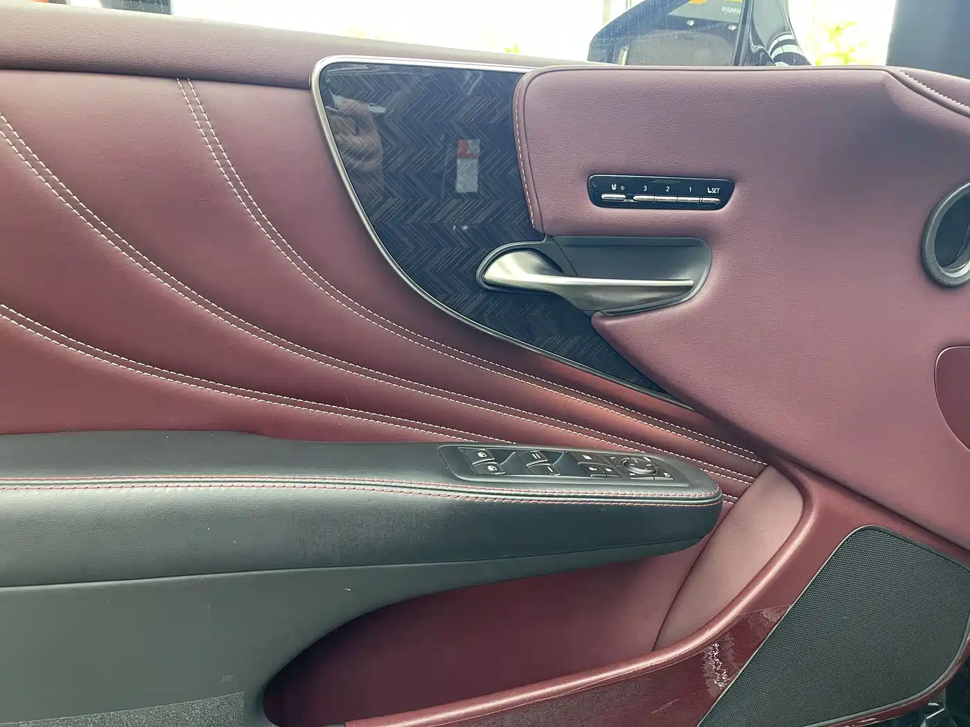 Lexus LS 2018 500h Executive Edition China V фото 5