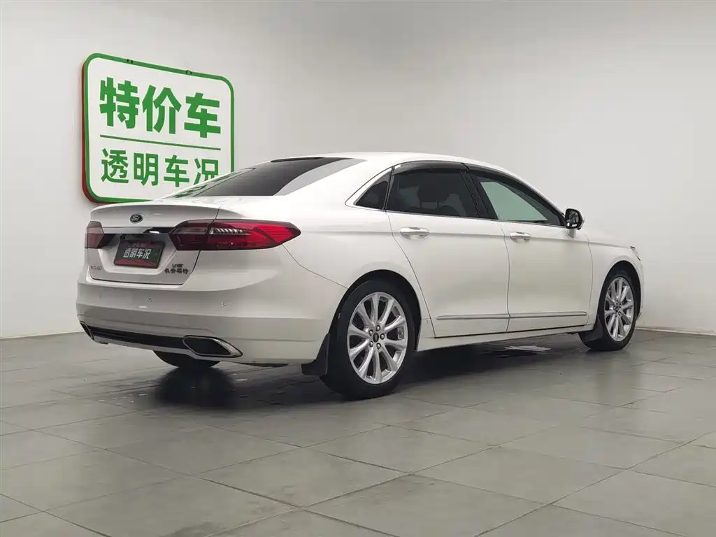 Ford Taurus 2015 EcoBoost 325 V6 Fashion фото 2