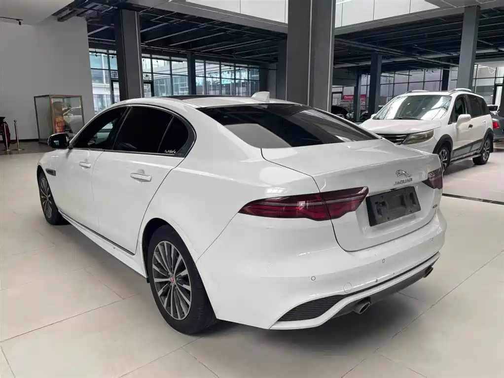 Jaguar XEL 2020 2.0T 200PS R-DYNAMIC Youth Sport Edition фото 7