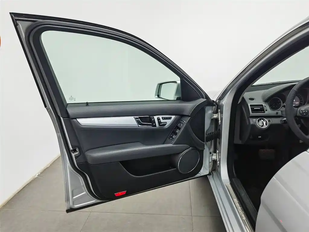 Mercedes-Benz C-Class (Import) 2010 C 200 CGI Estate фото 8