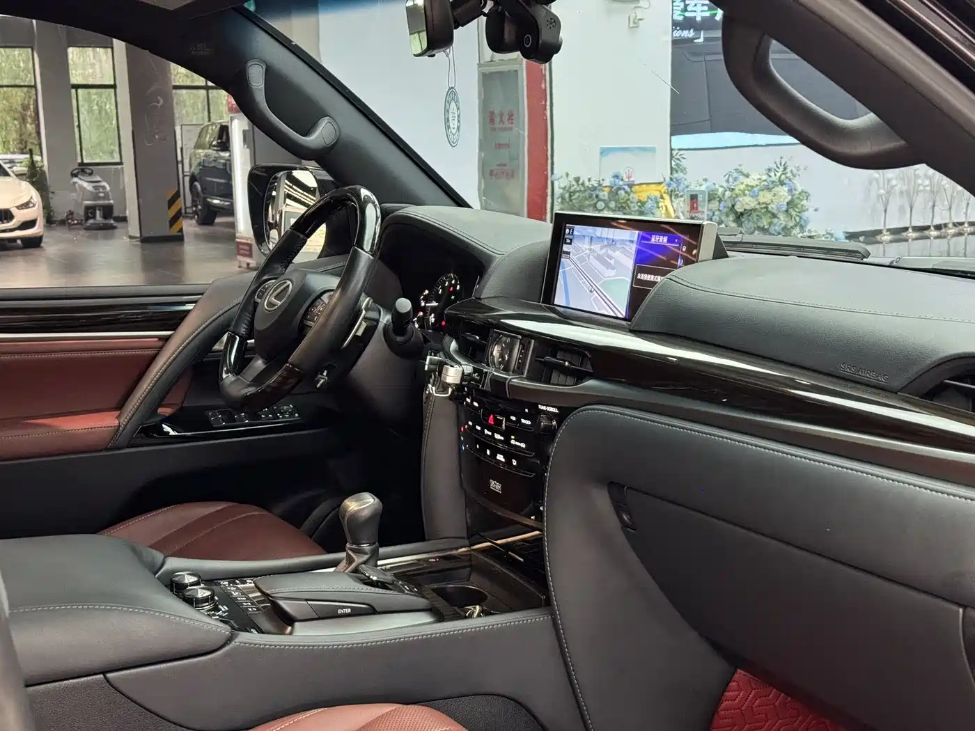 Lexus LX 2019 570 Dynamic Luxury Edition фото 9