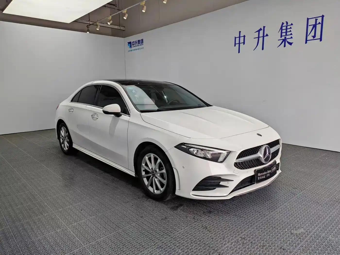Mercedes-Benz A-Class 2020 Facelift A 200 L Sport Sedan Fashion фото 3