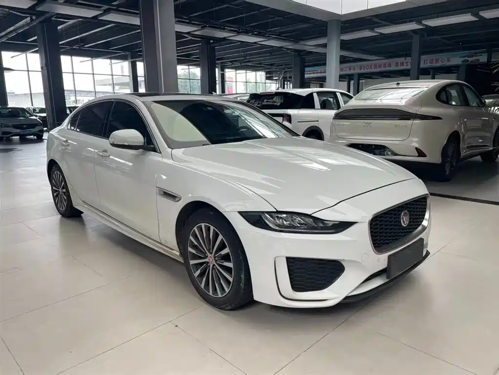 Jaguar XEL 2020 2.0T 200PS R-DYNAMIC Youth Sport Edition фото 3
