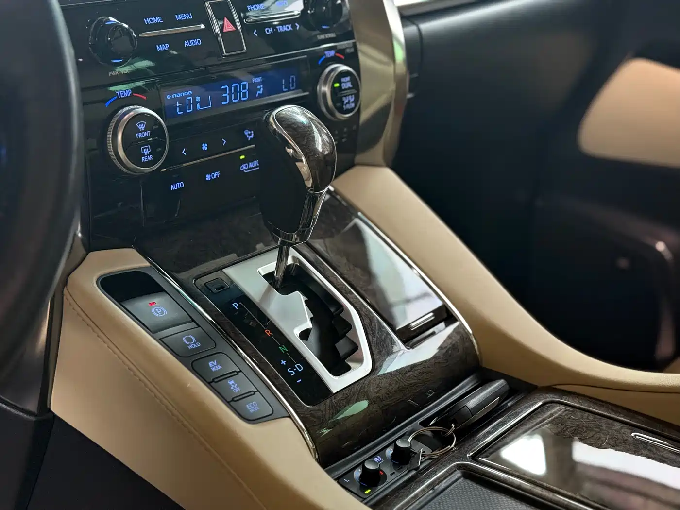 Toyota Vellfire 2021 Crown Hybrid 2.5L HV Supreme Edition фото 9