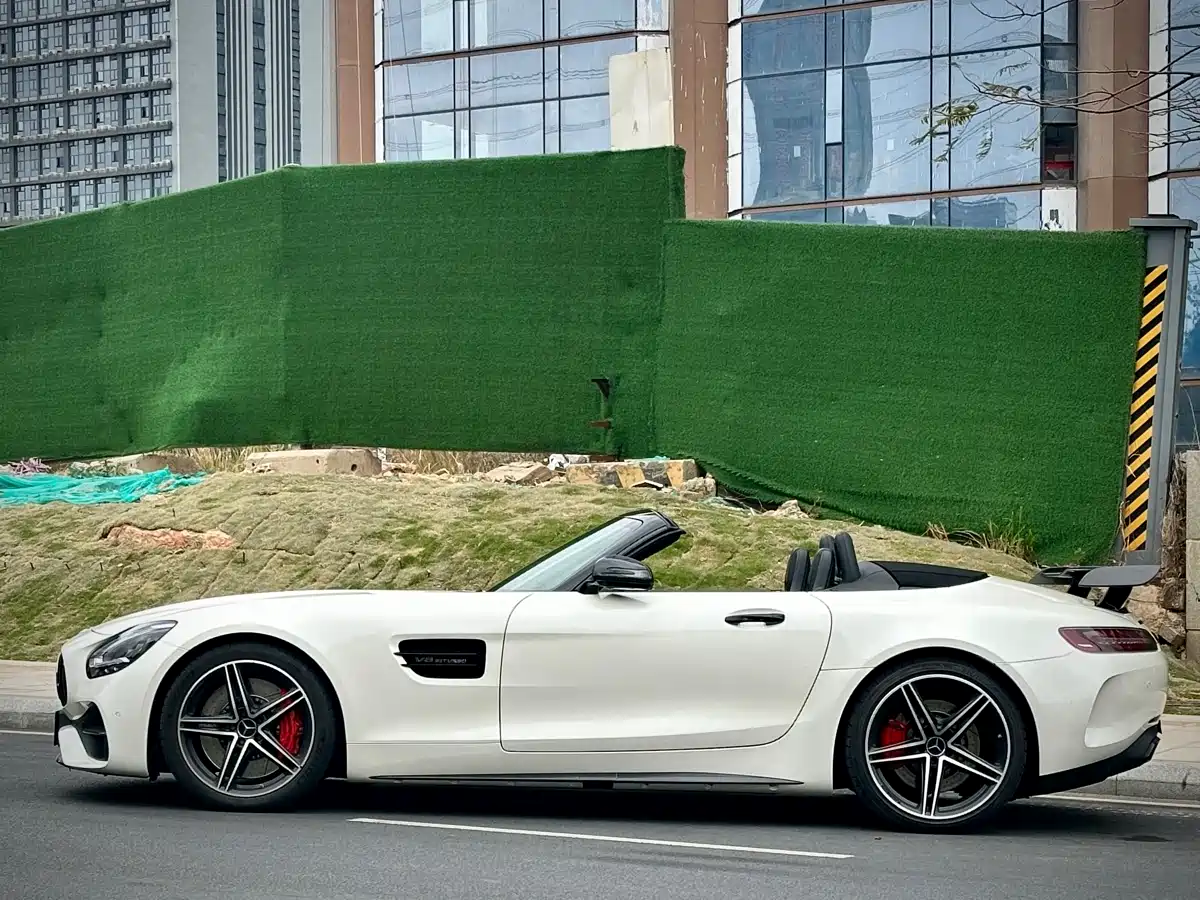 MERCEDES-BENZ AMG GT
