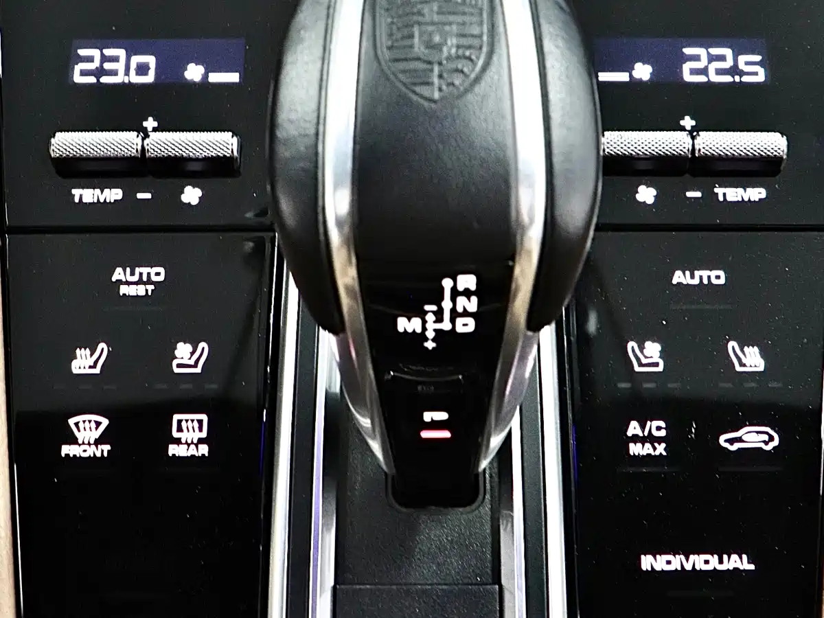 Porsche Cayenne New Energy 2021 Cayenne E-Hybrid 2.0T фото 21