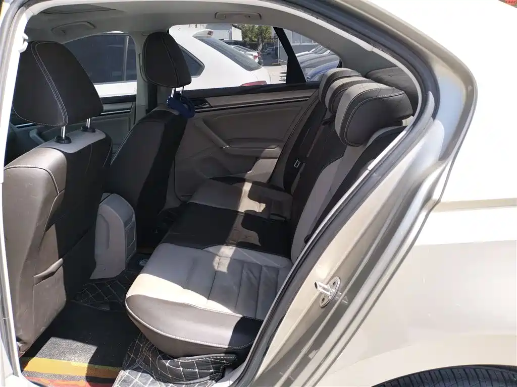 Volkswagen Bora 2016 Model 1.6L Manual Comfort фото 13
