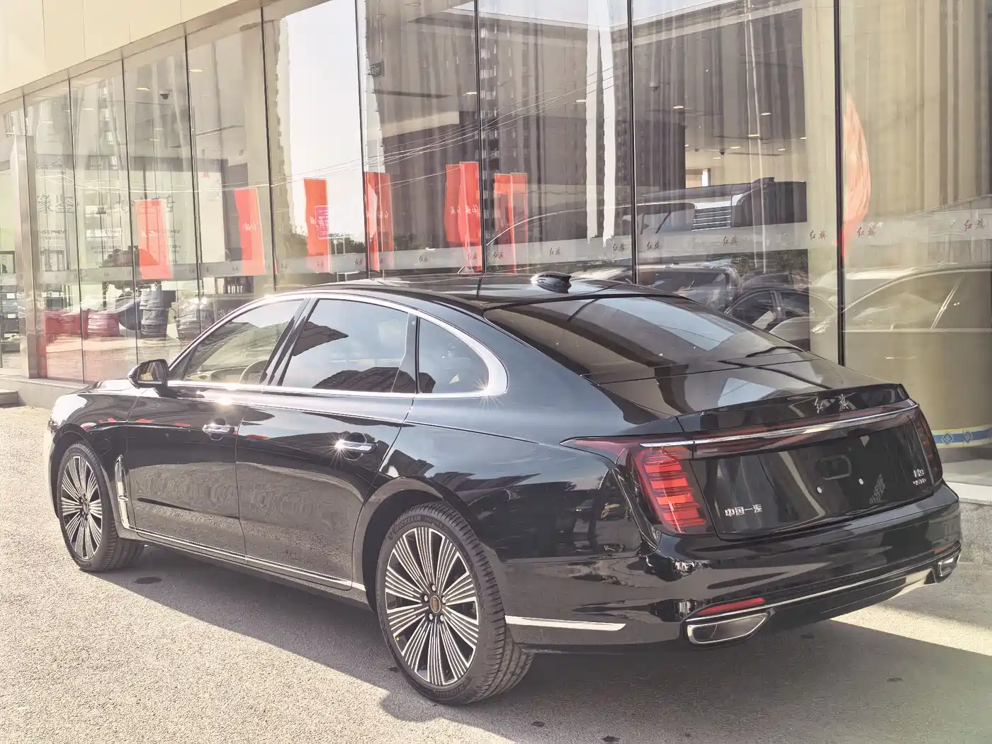 Hongqi H9 2025 2.0T 2WD Qixiang Luxury Business Edition 5-seater фото 7