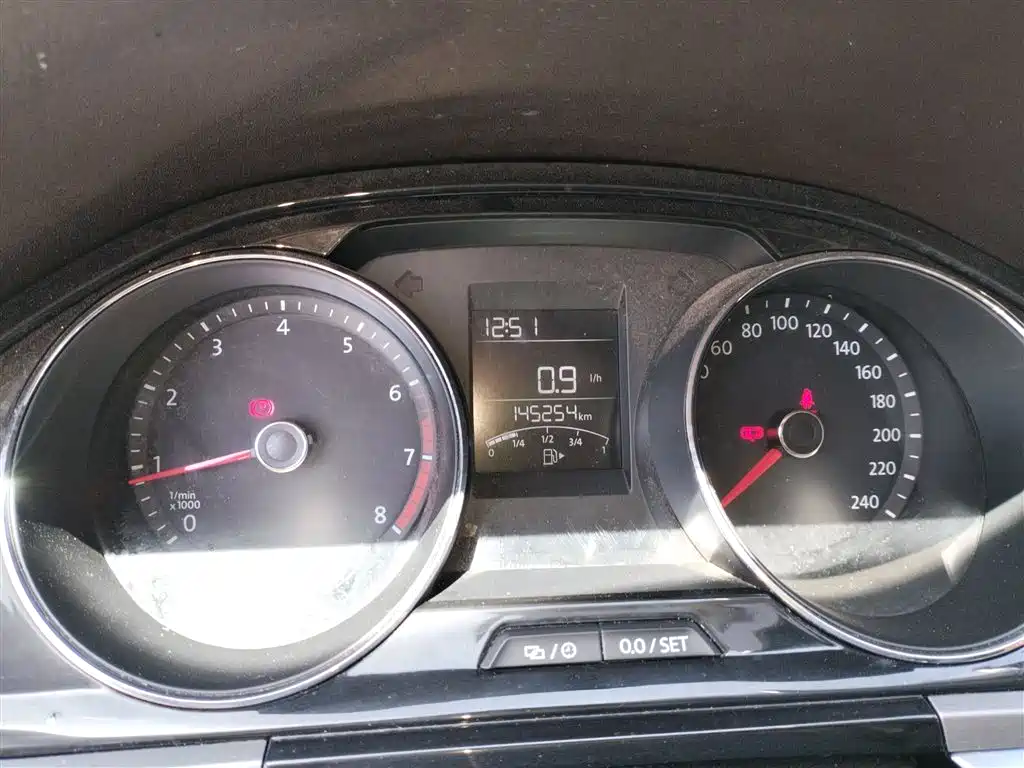 Volkswagen Bora 2016 Model 1.6L Manual Comfort фото 8