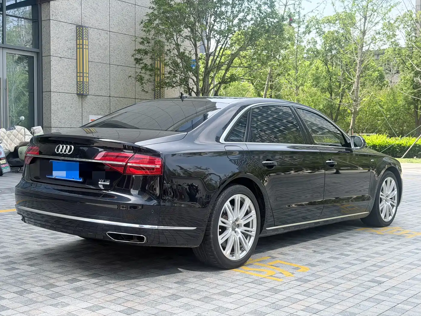 Audi A8 2014 A8L 6.3 FSI W12 quattro Flagship фото 32