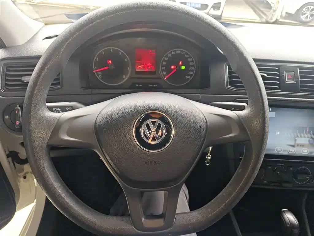 Volkswagen Santana 2016 1.6L Automatic Trend Edition фото 7