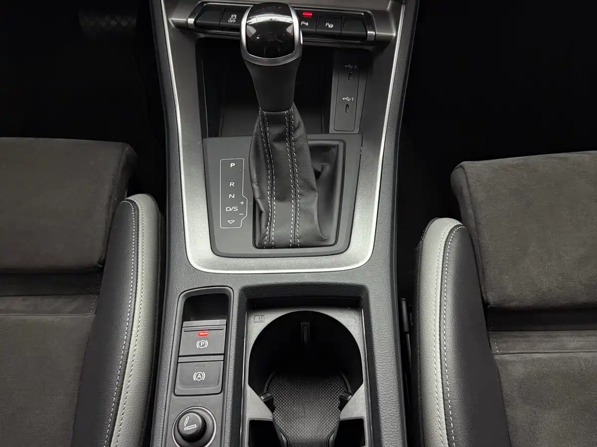 Audi Q3 2022 35 TFSI Fashion Dynamic фото 16