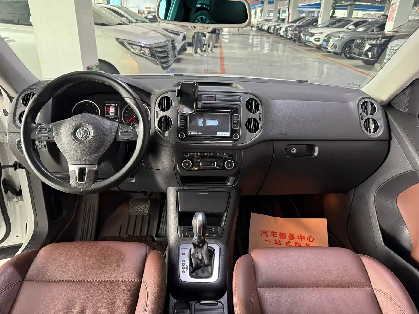 Volkswagen Tiguan 2015 2.0TSI Comfort Edition фото 9