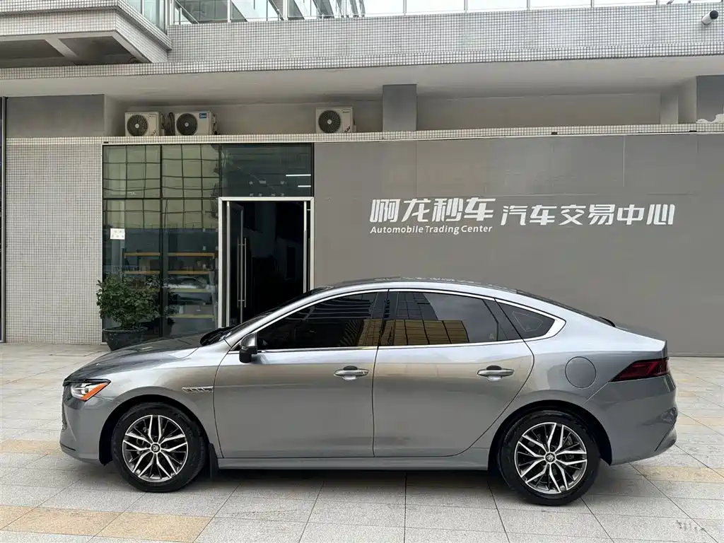 BYD Qin PLUS 2021 DM-i 55KM Flagship фото 19