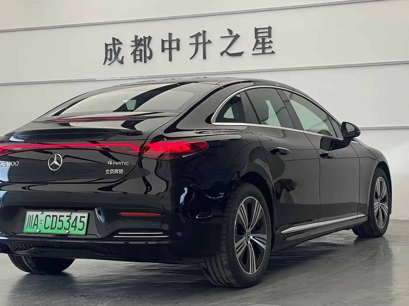Mercedes-Benz EQE 2025 Model 500 4MATIC Luxury Edition фото 16