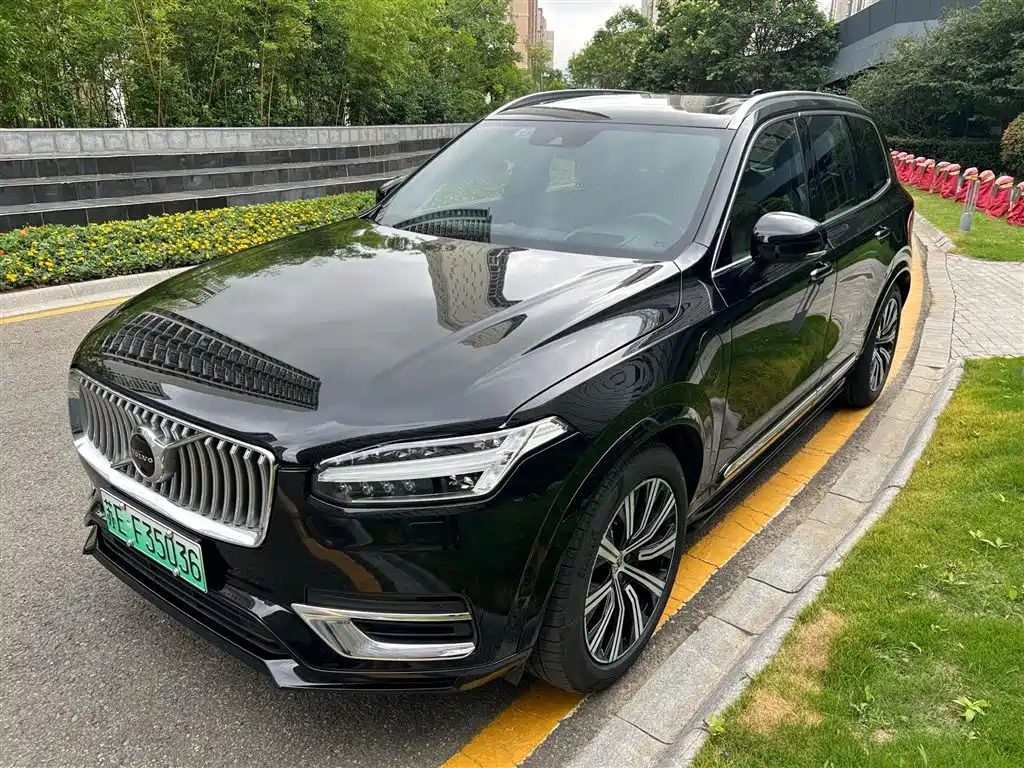 VOLVO XC90 PLUG-IN HYBRID
