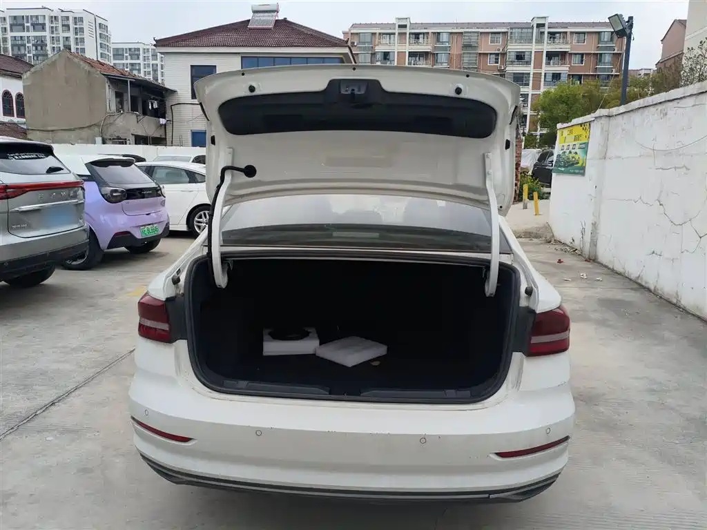 VOLKSWAGEN LAVIDA