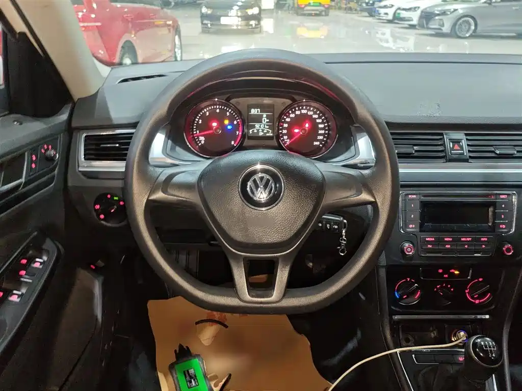 Volkswagen Bora 2018 1.5L Manual Fashion фото 11