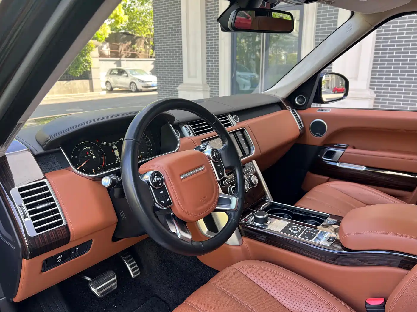 Land Rover Range Rover 2015 5.0 SC V8 AB Prestigious Genesis Extended Edition фото 9