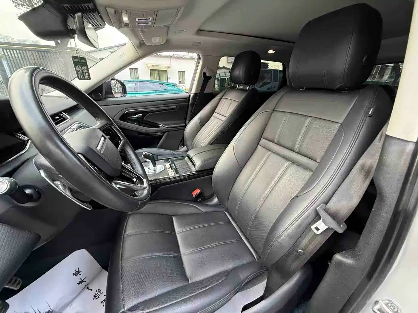 Land Rover Range Rover Evoque 2023 Range Rover Evoque L 200PS Elite Edition фото 8