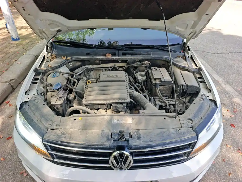 Volkswagen Sagitar 2018 1.6L Automatic Comfort фото 20