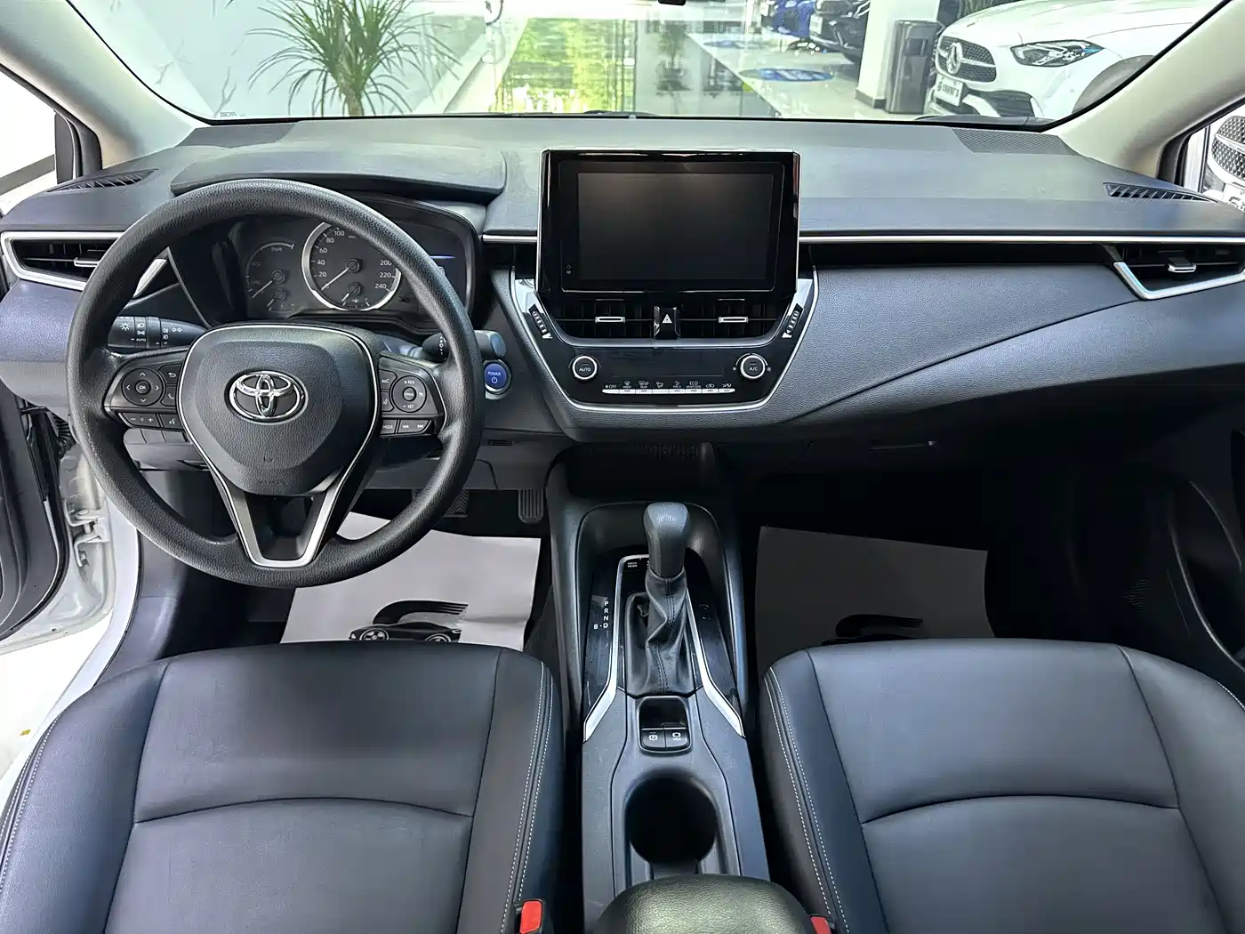 Toyota Corolla 2021 Hybrid 1.8L E-CVT Elite Edition фото 6