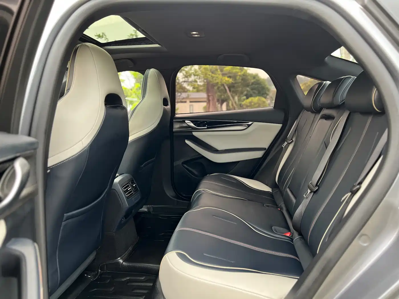 BYD Qin PLUS 2021 DM-i 55KM Flagship фото 10