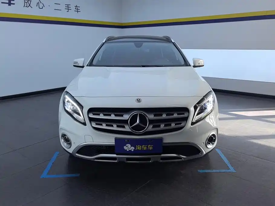 Mercedes-Benz GLA 2017 GLA 220 4MATIC Fashion фото 2