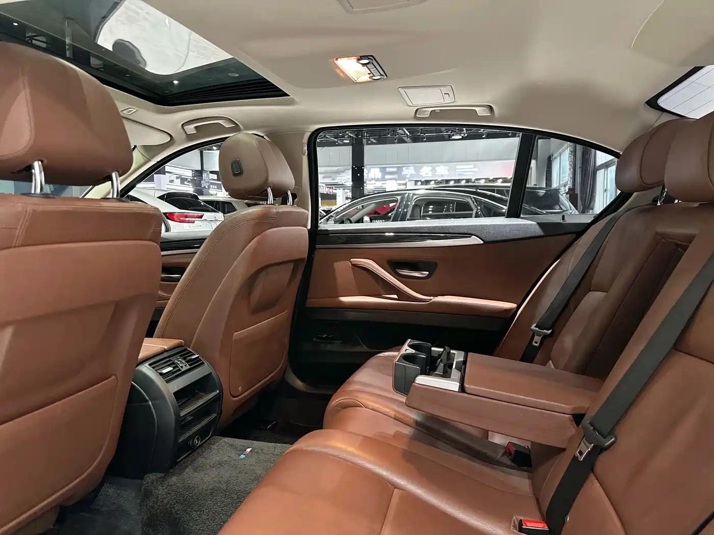 BMW 5 Series 2017 520Li Classic Edition фото 15