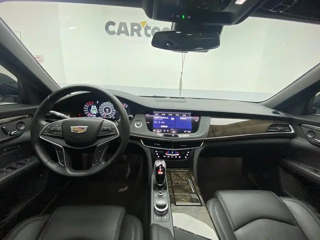 CADILLAC CT6