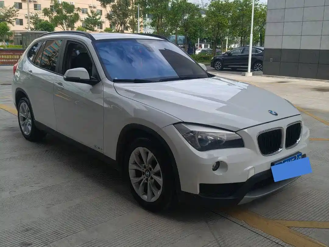BMW X1 2013 sDrive18i Fashion фото 3