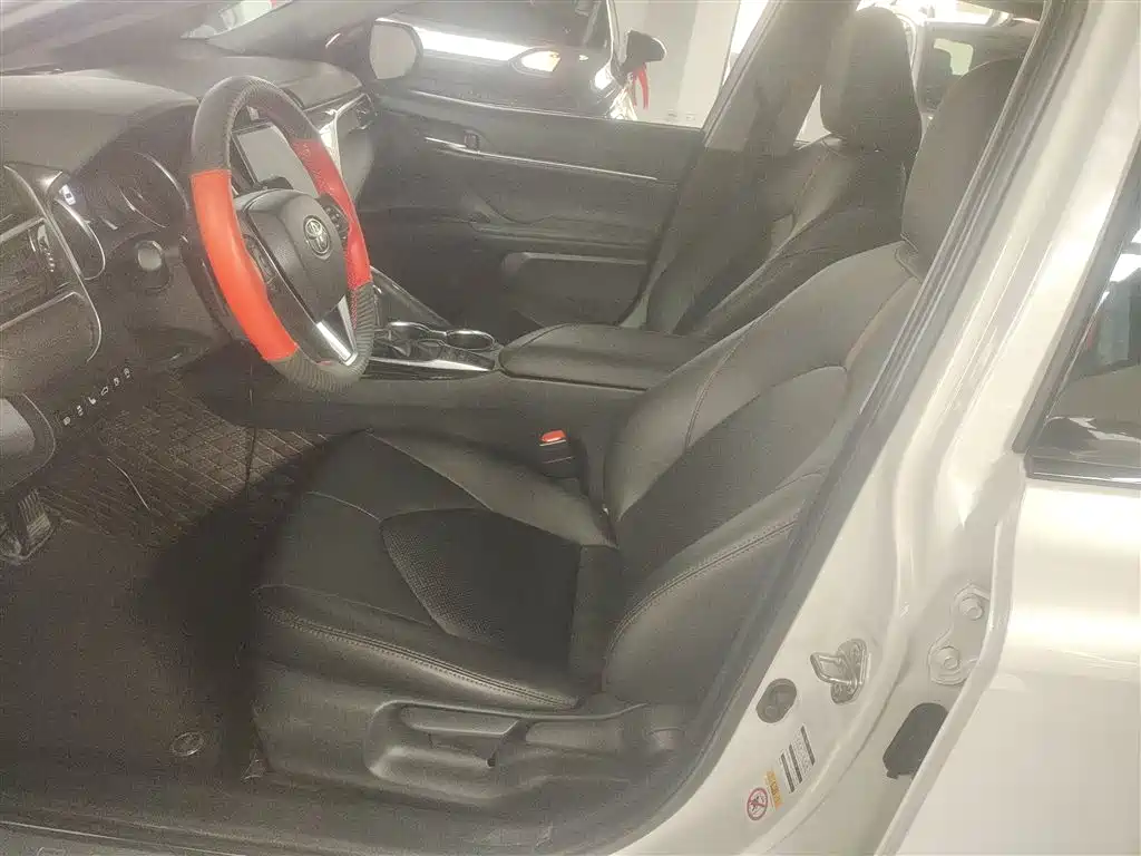 Toyota Camry 2018 2.0S Sport Edition фото 15