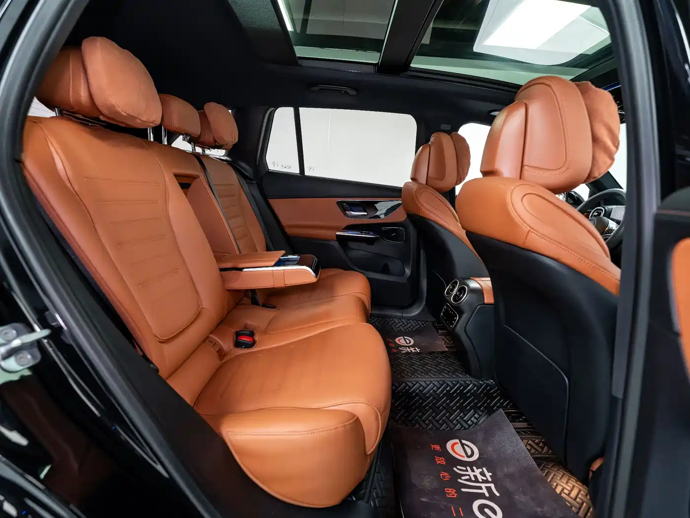 MERCEDES-BENZ GLC