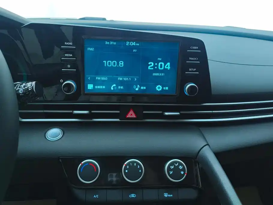 Hyundai Elantra 2023 1.5L CVT GLX Elite Edition фото 13