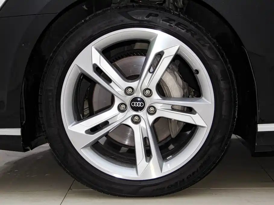 Audi A8 2023 A8L 50 TFSI quattro Exclusive фото 26