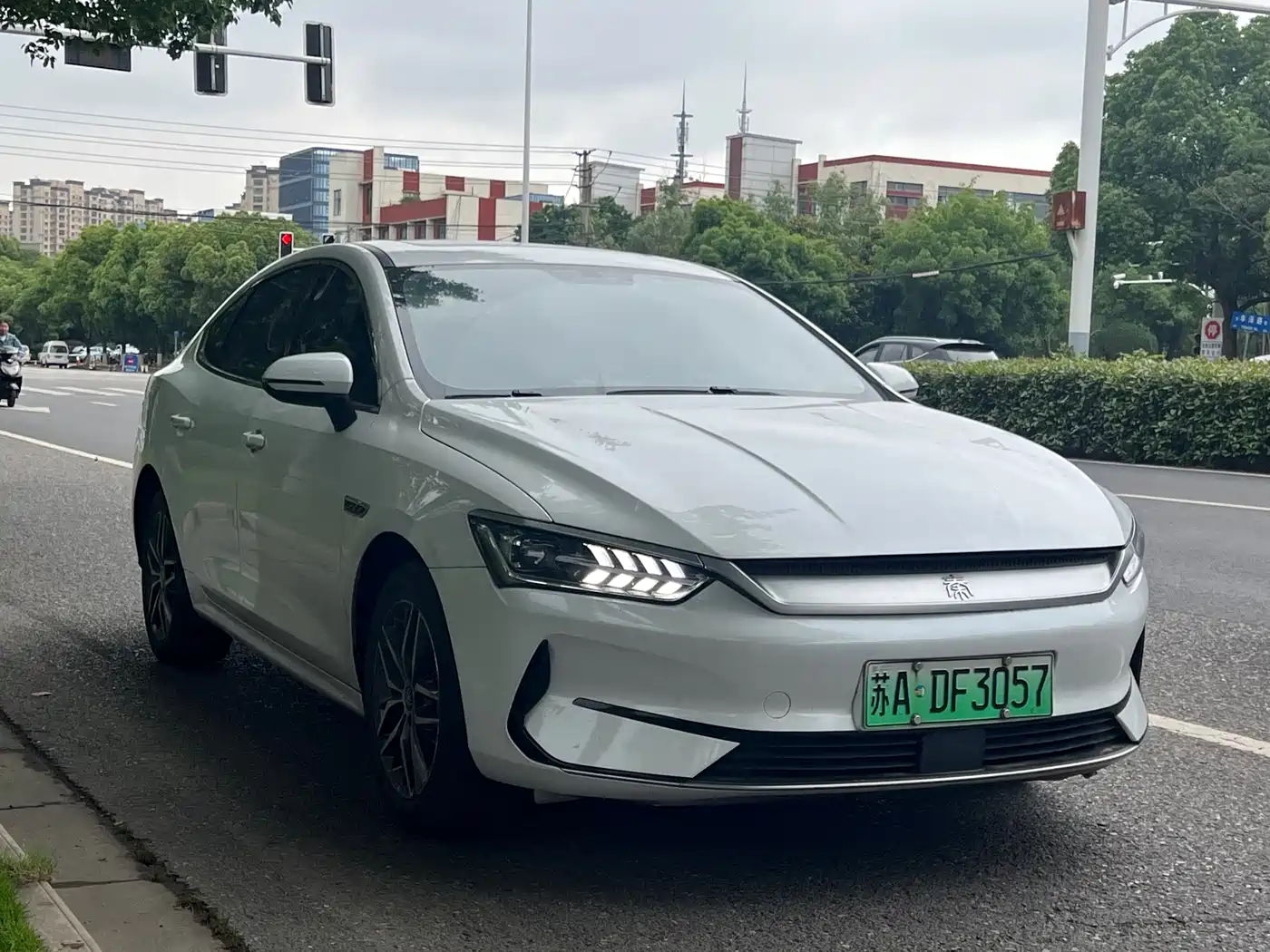 BYD Qin PLUS 2021 EV 400KM Luxury Model