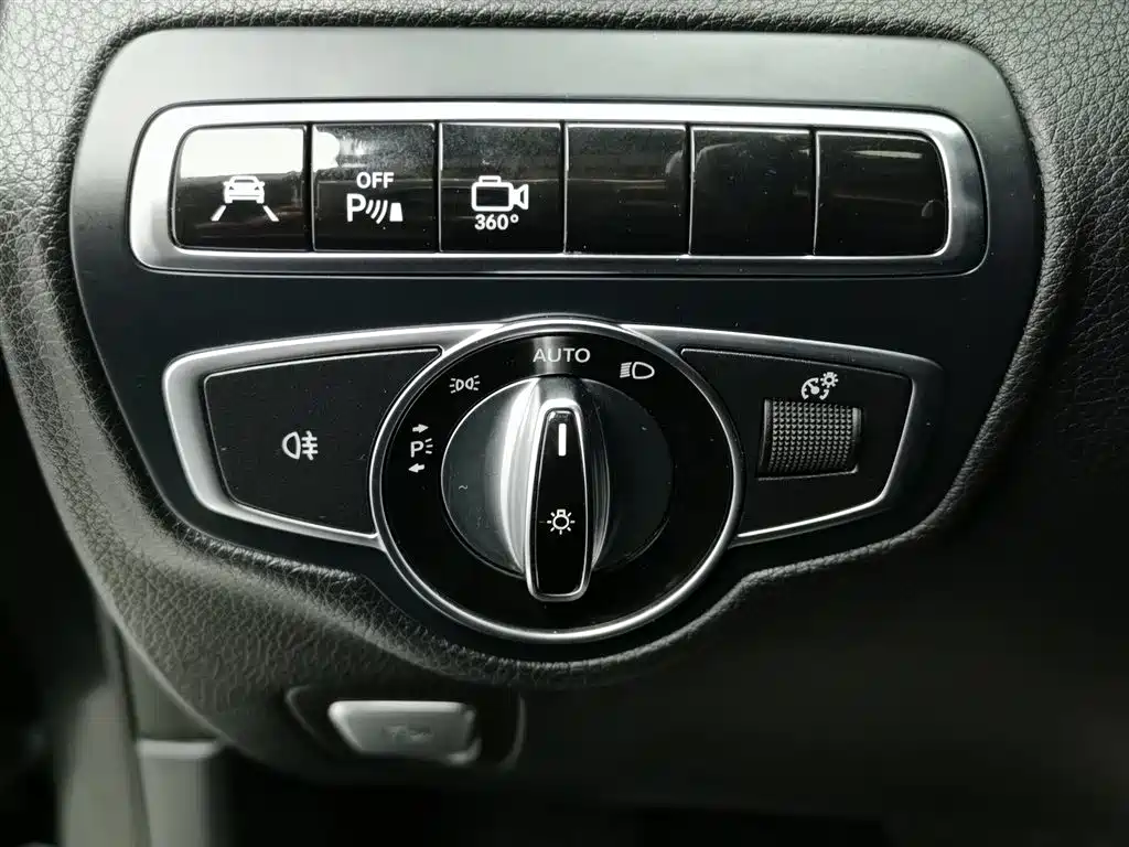 Mercedes-Benz GLC 2016 GLC 260 4MATIC Luxury фото 21