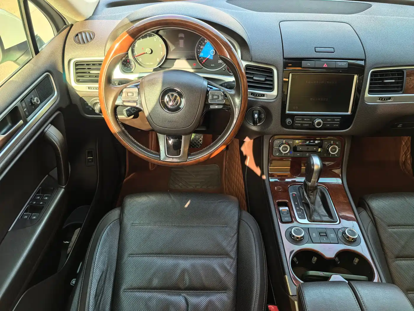 Volkswagen Touareg 2011 3.0TSI Comfort фото 7