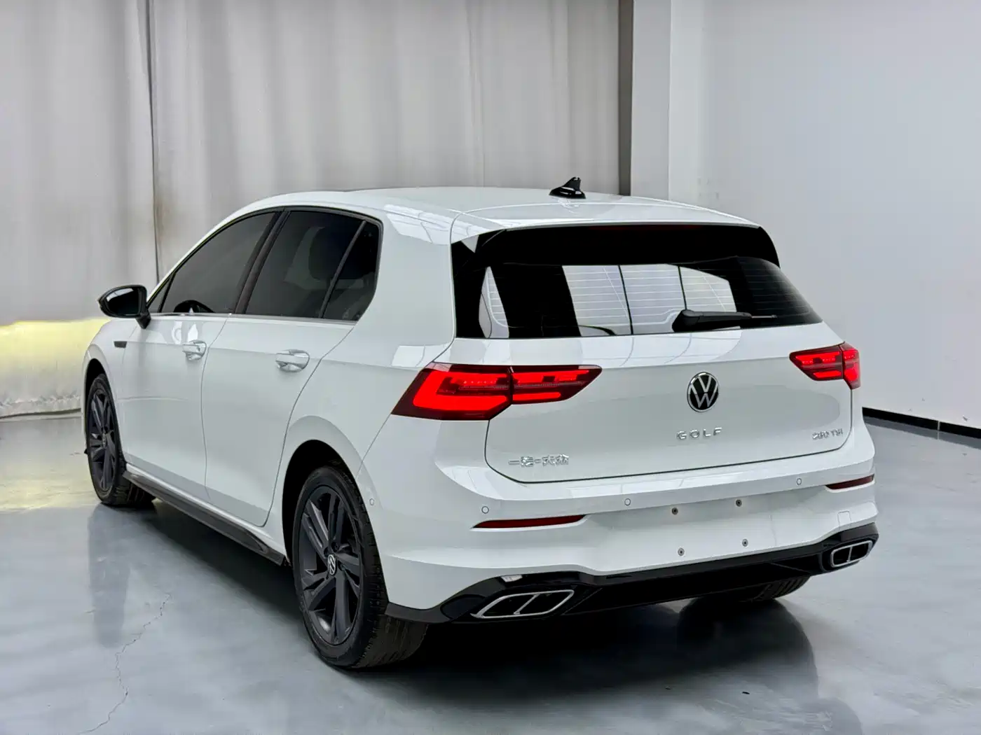 Volkswagen Golf 2023 Model 280TSI DSG R-Line фото 13