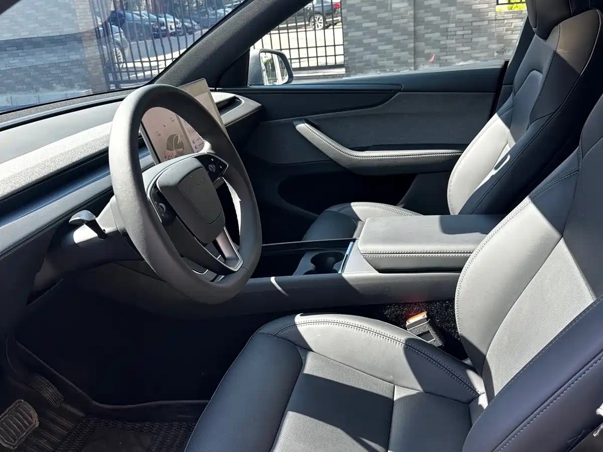 Tesla Model Y 2026 2026 Rear-Wheel Drive