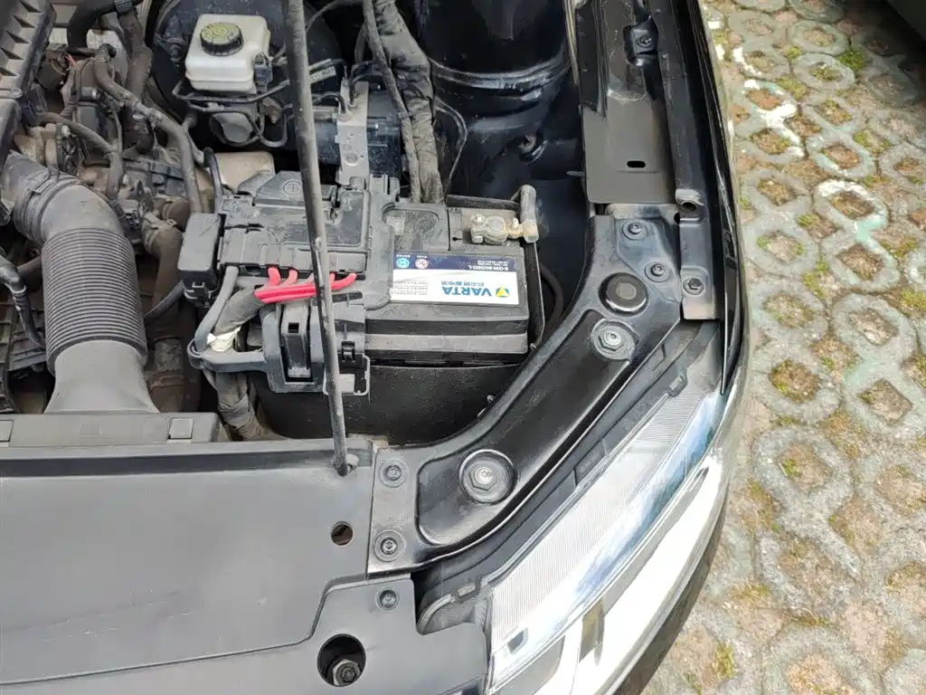 Volkswagen Lavida 2015 1.6L Automatic Comfort Edition фото 22