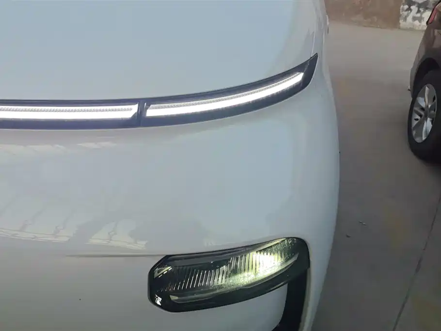 GEELY GALAXY WING TRUE L380