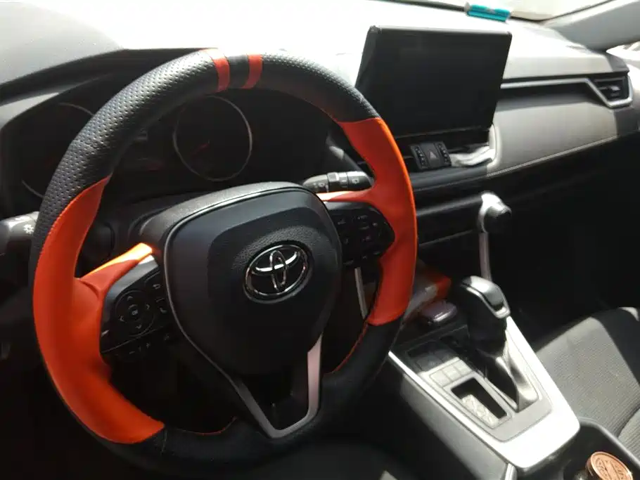 Toyota RAV4 Rongfang 2022 2.0L CVT 2WD Urban Edition фото 12