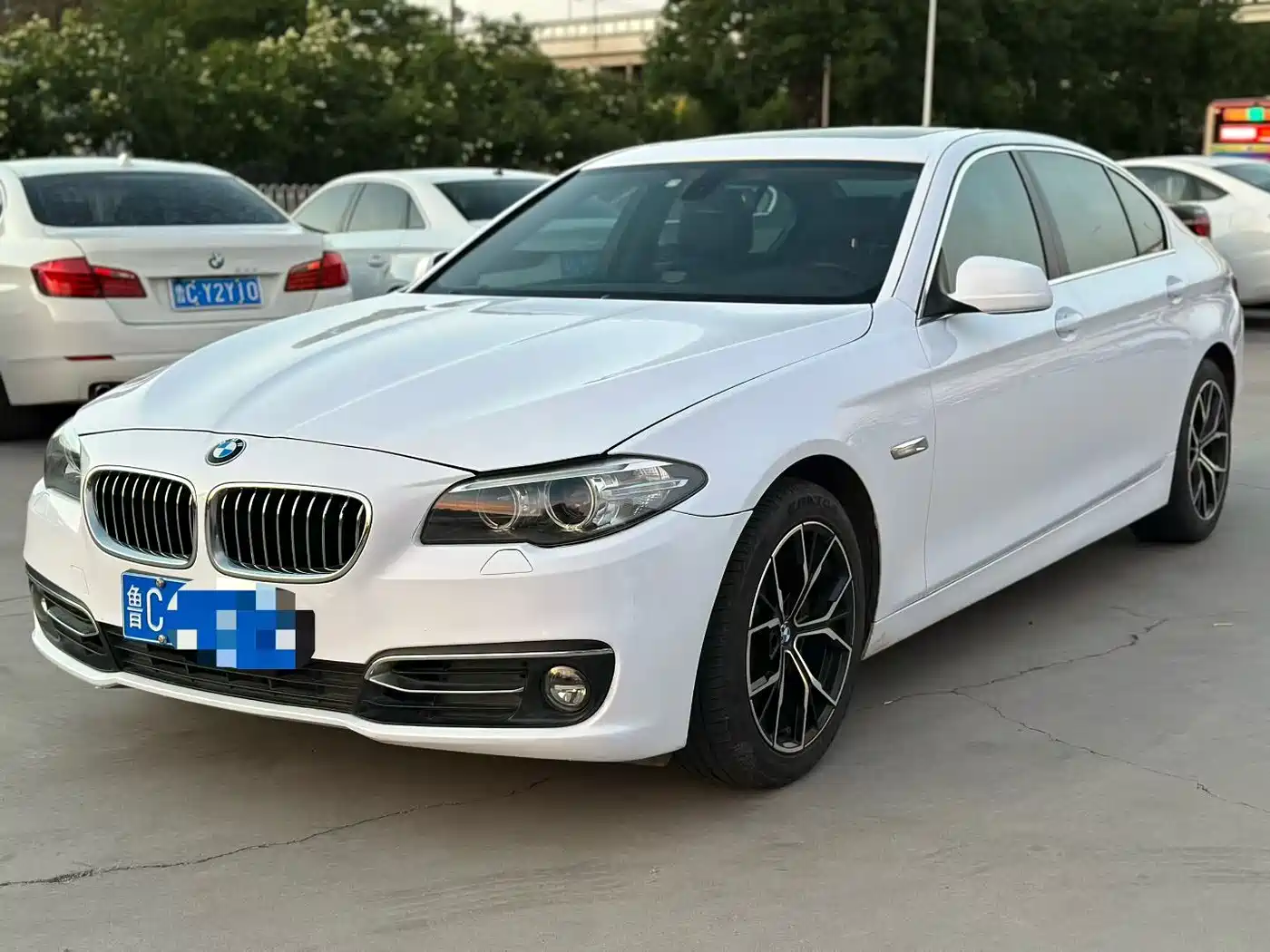BMW 5 Series 2011 523Li Luxury
