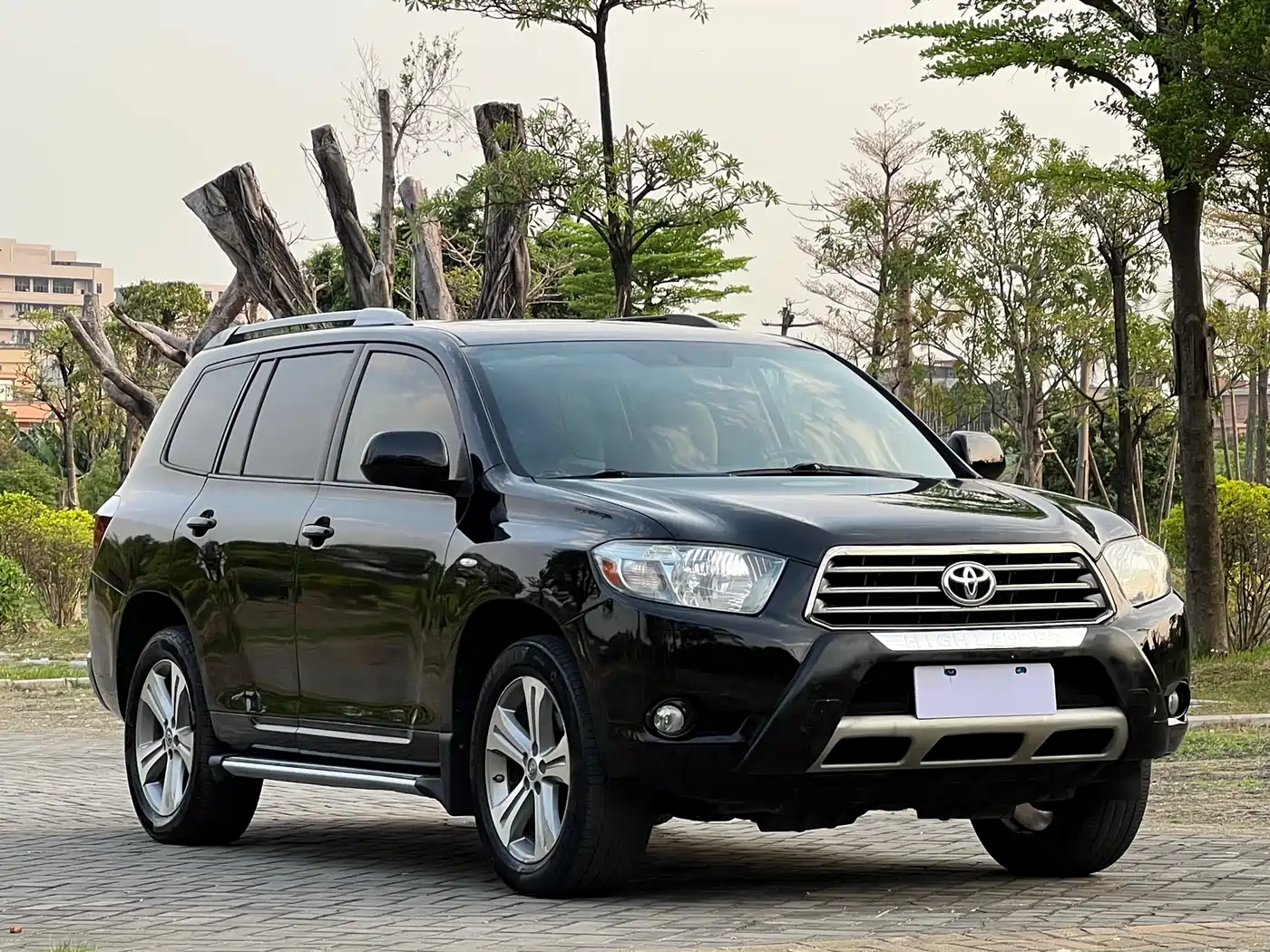 Toyota Highlander 2011 2.7L 2WD 7-seat Luxury Navigation фото 3