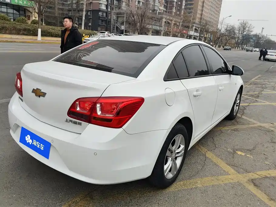 Chevrolet Cruze 2015 1.5L Classic SE AT фото 3