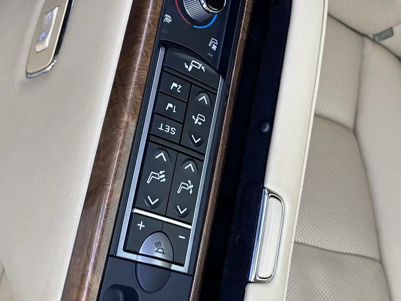 Toyota Alphard 2015 3.5L Premium Edition фото 12