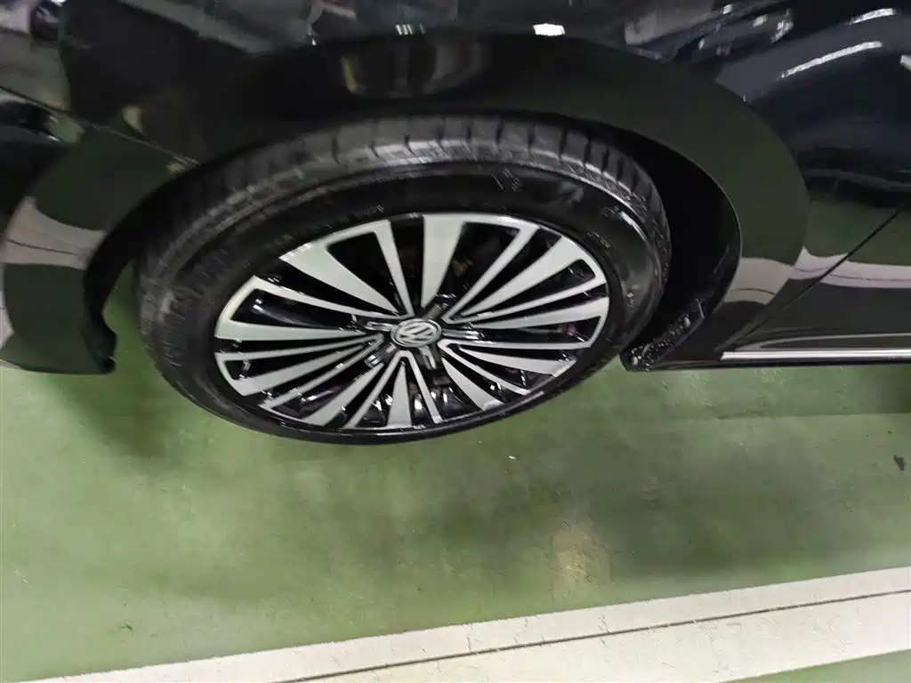 Volkswagen Passat 2019 Model 330TSI Luxury Edition China V фото 25