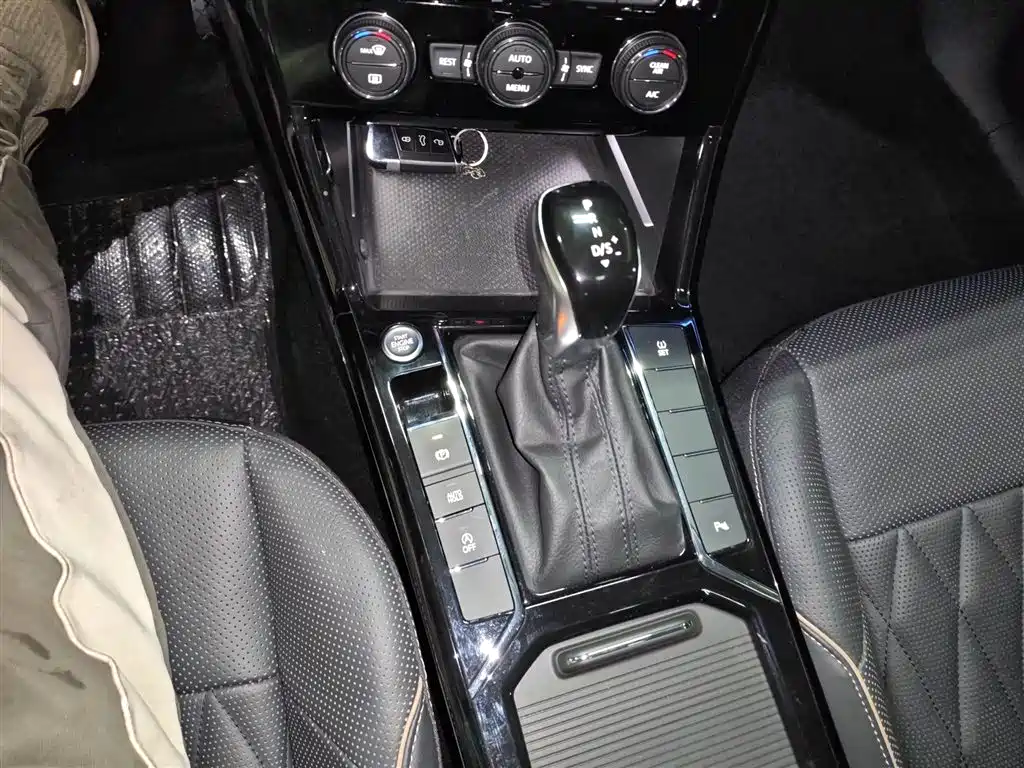 Volkswagen Passat 2019 Model 330TSI Luxury Edition China V фото 10