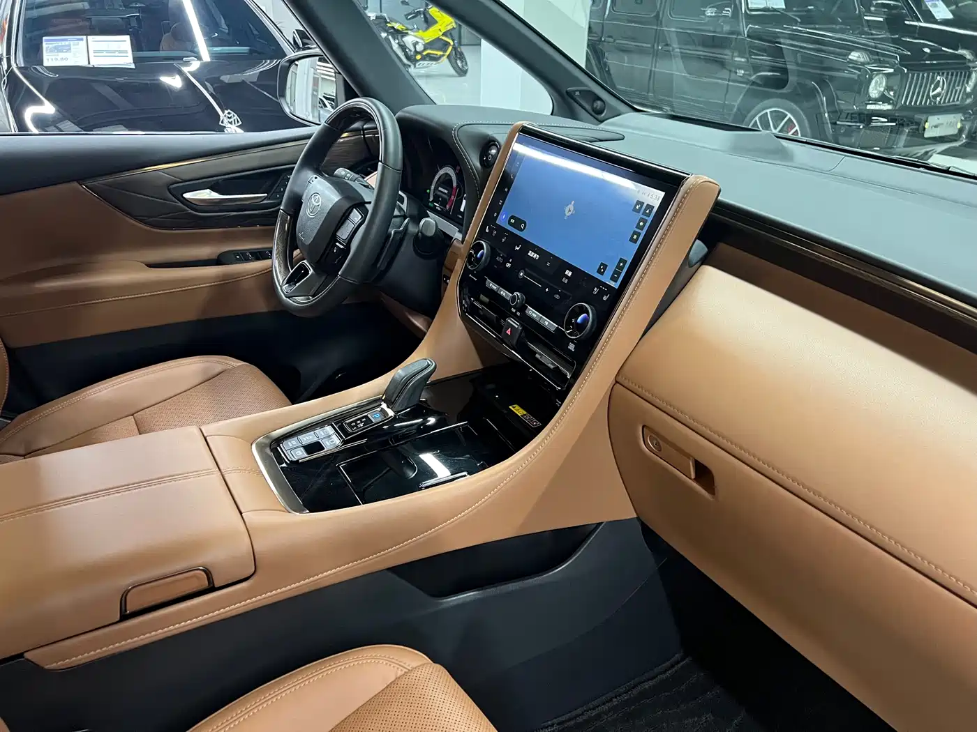 Toyota Alphard 2024 Hybrid 2.5L Ultimate Enjoyment Edition фото 20